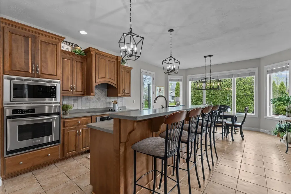 4916 N Silentwind Way, Appleton, WI 54913
