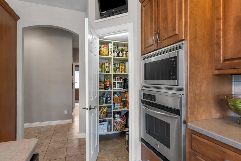 4916 N Silentwind Way, Appleton, WI 54913