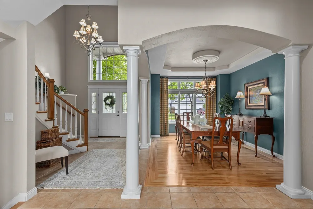 4916 N Silentwind Way, Appleton, WI 54913