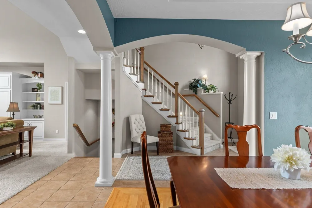 4916 N Silentwind Way, Appleton, WI 54913