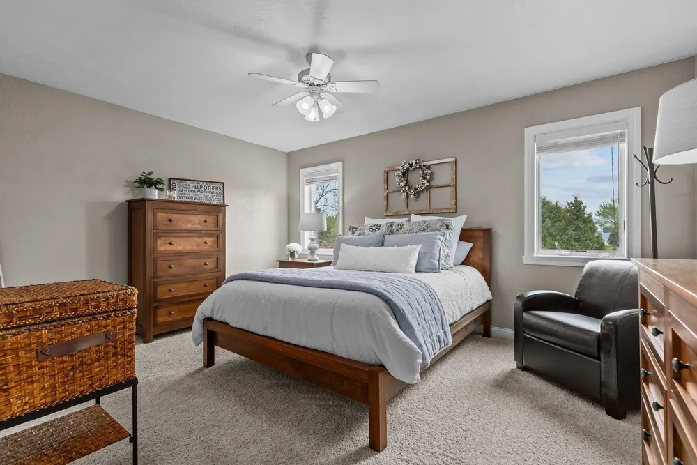 4916 N Silentwind Way, Appleton, WI 54913