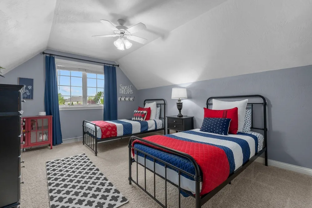 4916 N Silentwind Way, Appleton, WI 54913