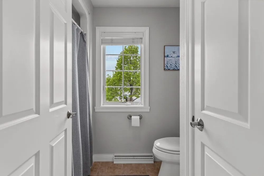 4916 N Silentwind Way, Appleton, WI 54913