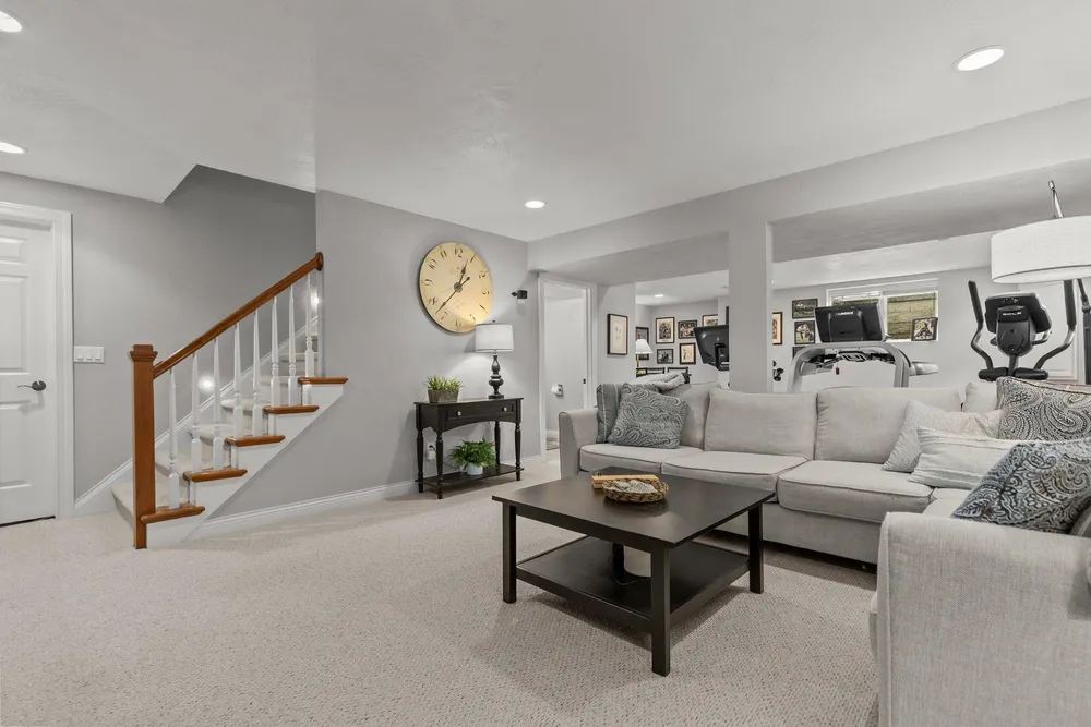 4916 N Silentwind Way, Appleton, WI 54913