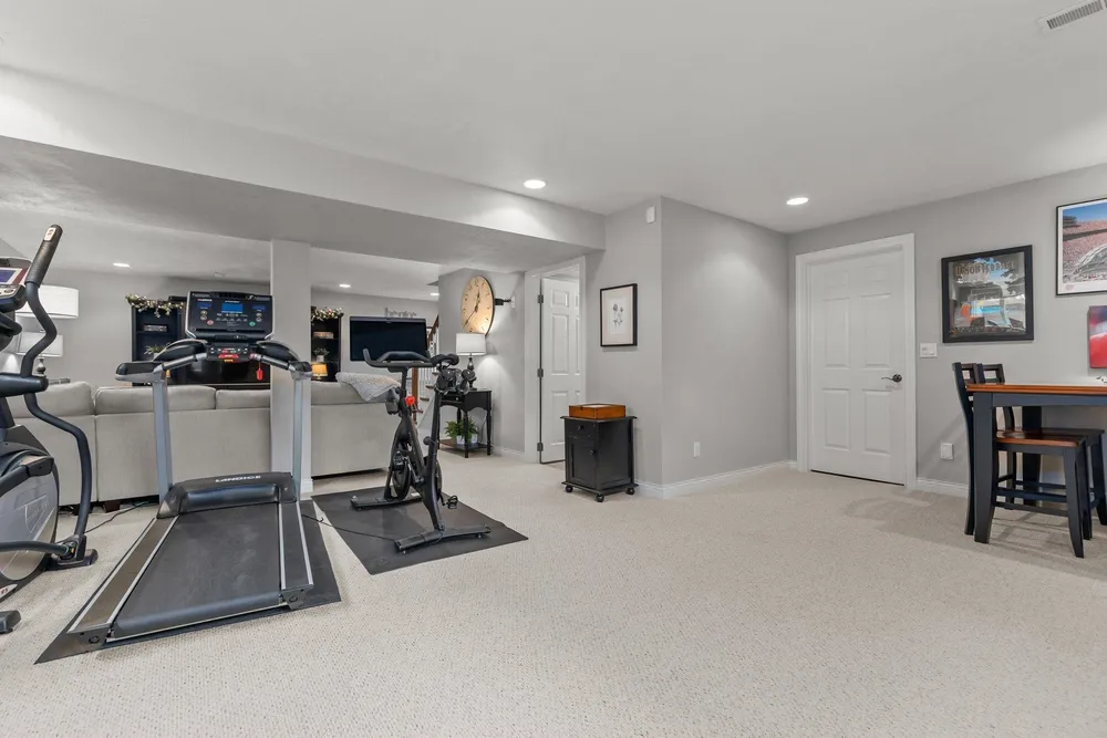 4916 N Silentwind Way, Appleton, WI 54913