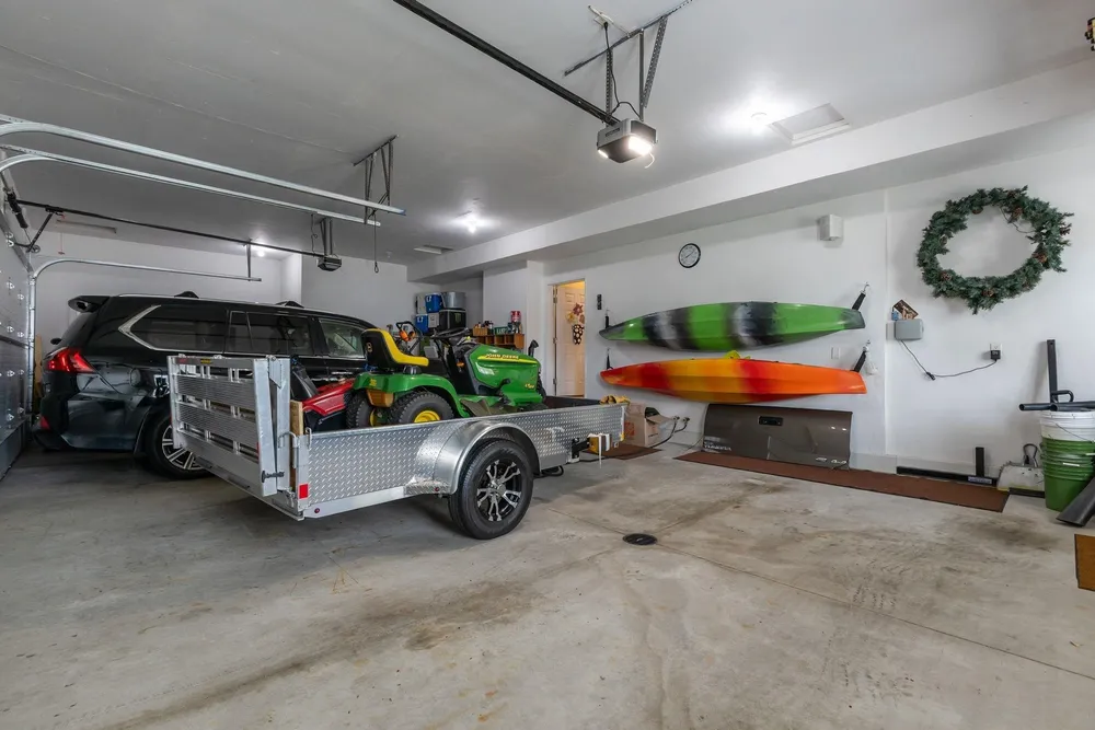 4916 N Silentwind Way, Appleton, WI 54913