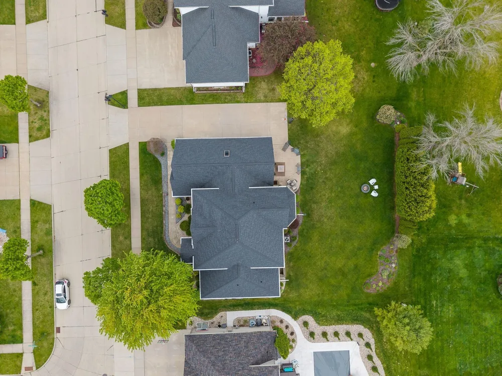 4916 N Silentwind Way, Appleton, WI 54913
