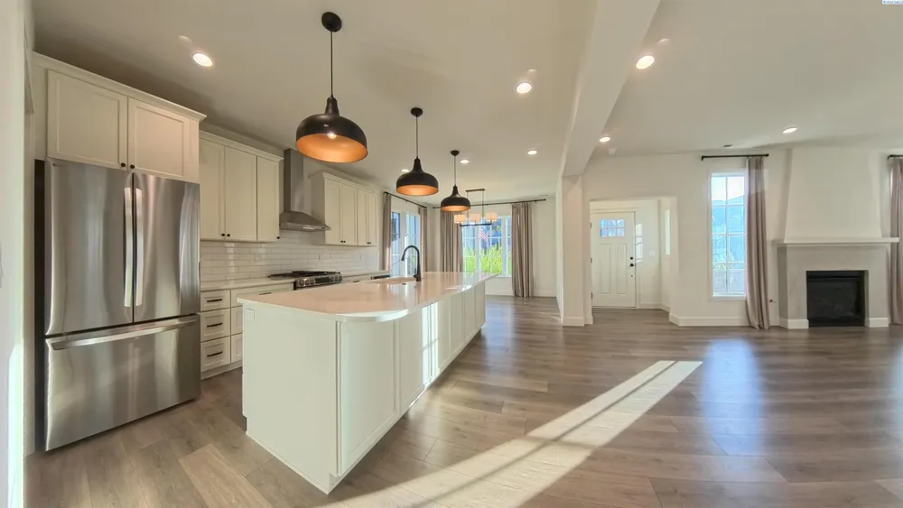 2045 NW Hidden View Ct, Pullman, WA 99163