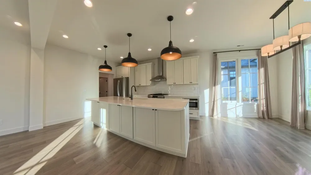 2045 NW Hidden View Ct, Pullman, WA 99163