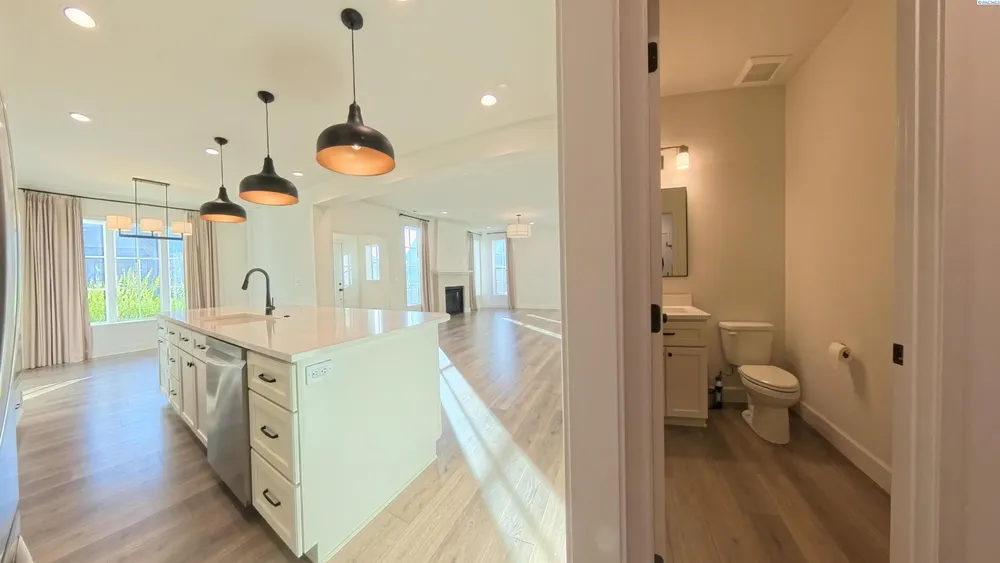 2045 NW Hidden View Ct, Pullman, WA 99163