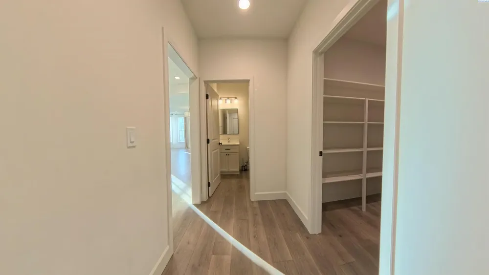 2045 NW Hidden View Ct, Pullman, WA 99163