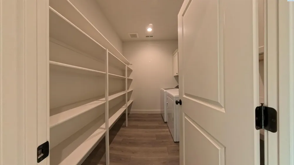 2045 NW Hidden View Ct, Pullman, WA 99163