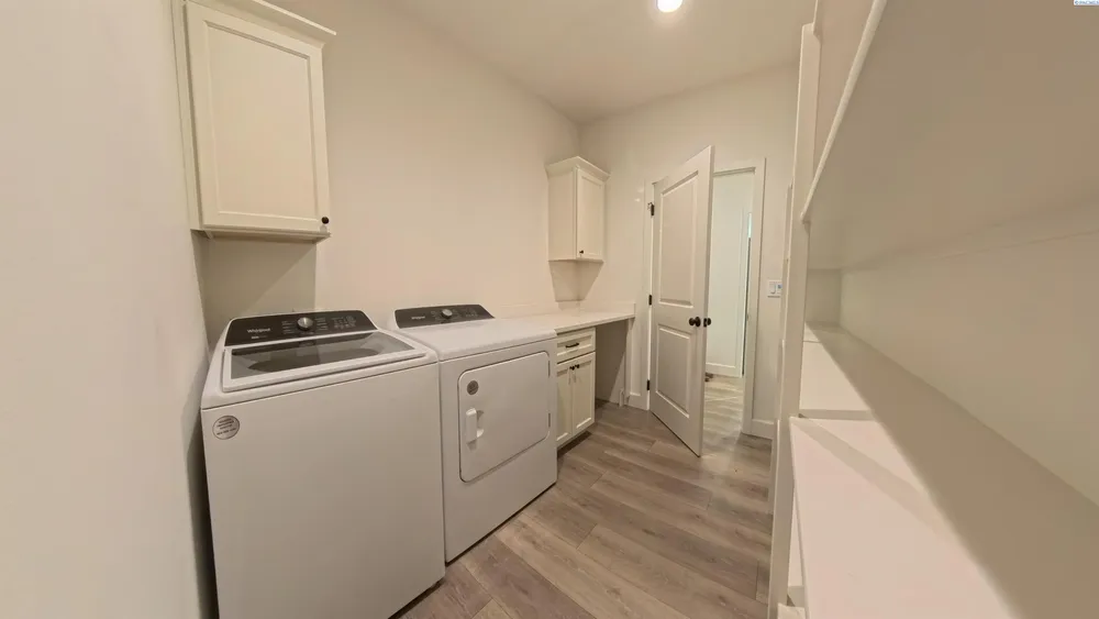 2045 NW Hidden View Ct, Pullman, WA 99163
