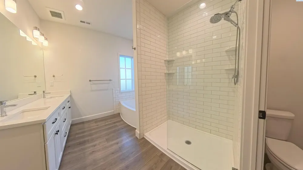 2045 NW Hidden View Ct, Pullman, WA 99163