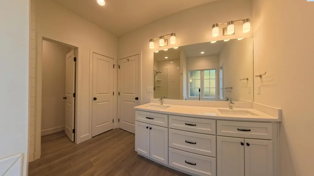 2045 NW Hidden View Ct, Pullman, WA 99163