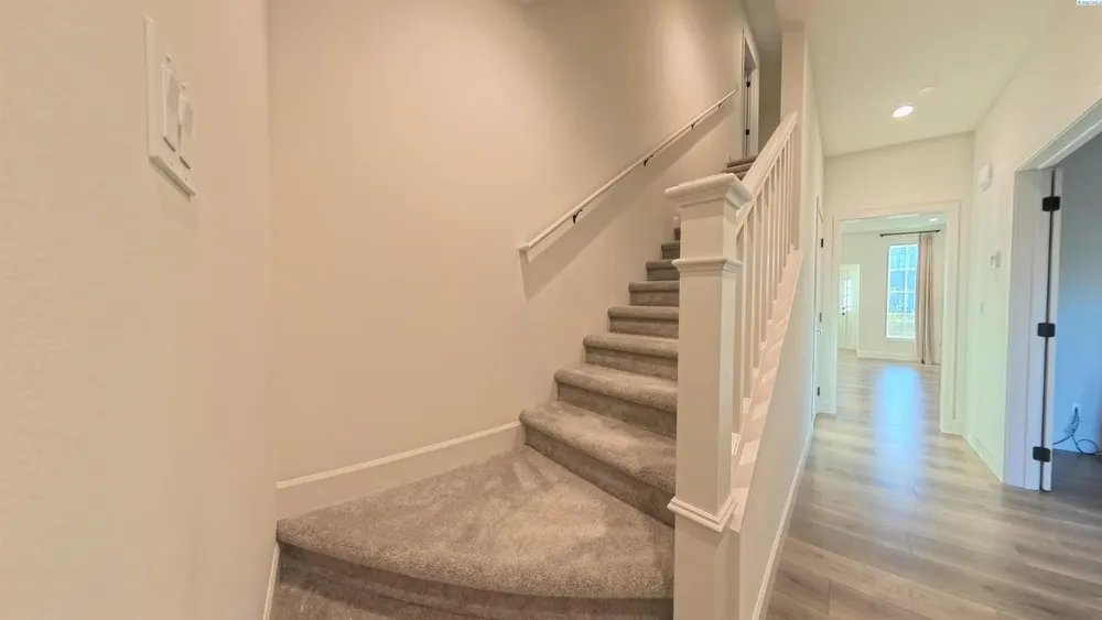 2045 NW Hidden View Ct, Pullman, WA 99163