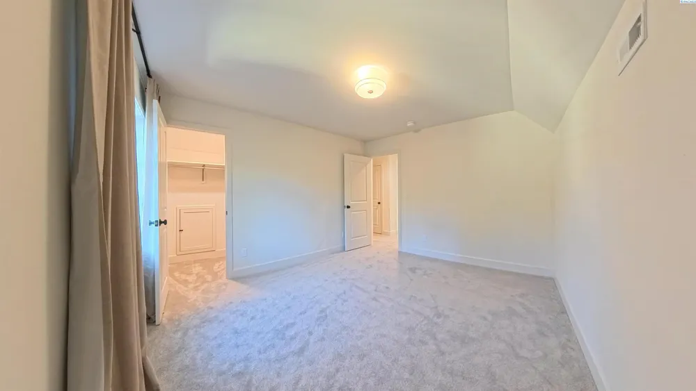 2045 NW Hidden View Ct, Pullman, WA 99163