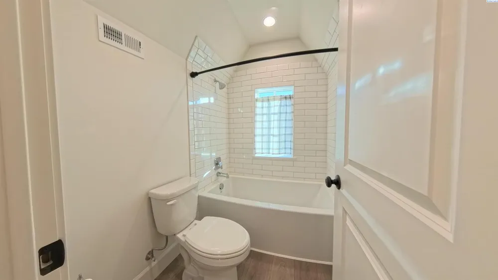 2045 NW Hidden View Ct, Pullman, WA 99163