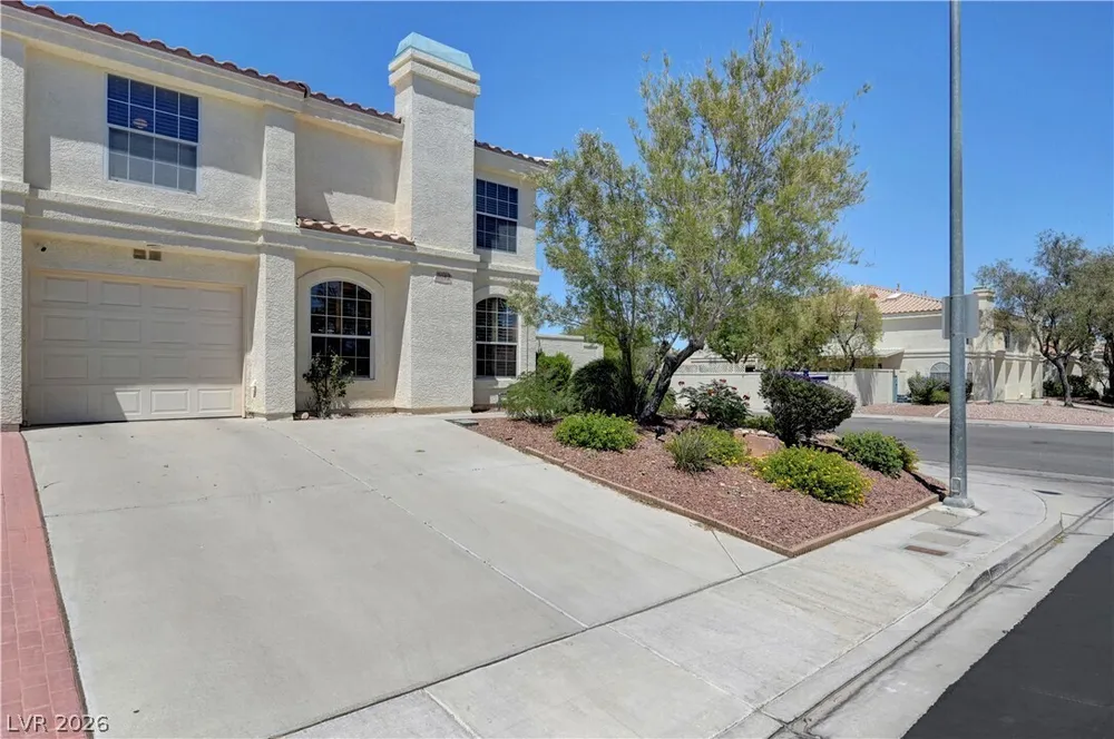 8012 Lisa Dawn Ave, Las Vegas, NV 89147