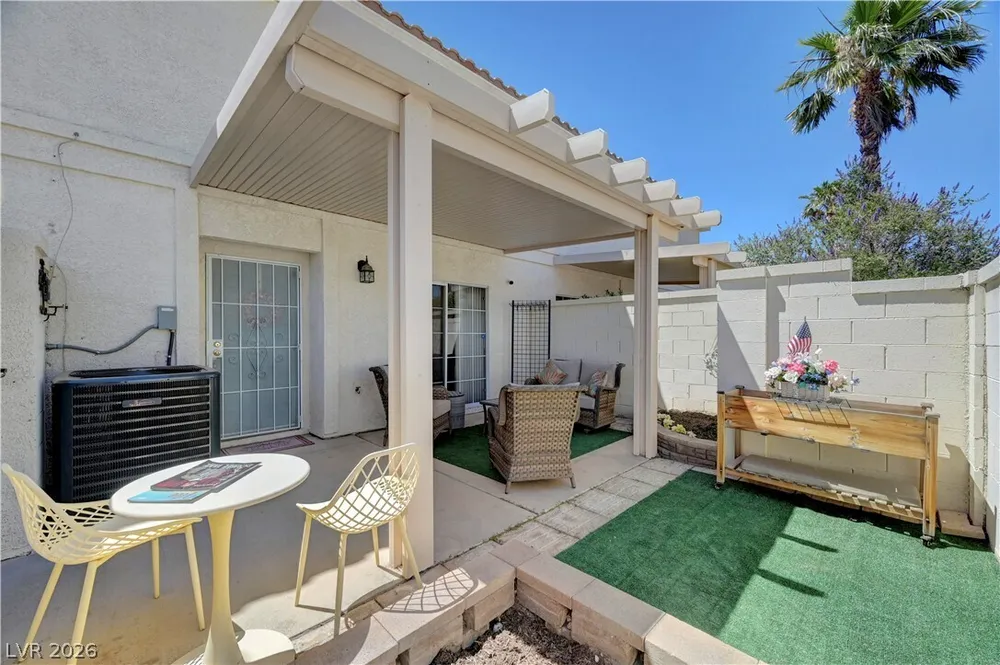 8012 Lisa Dawn Ave, Las Vegas, NV 89147