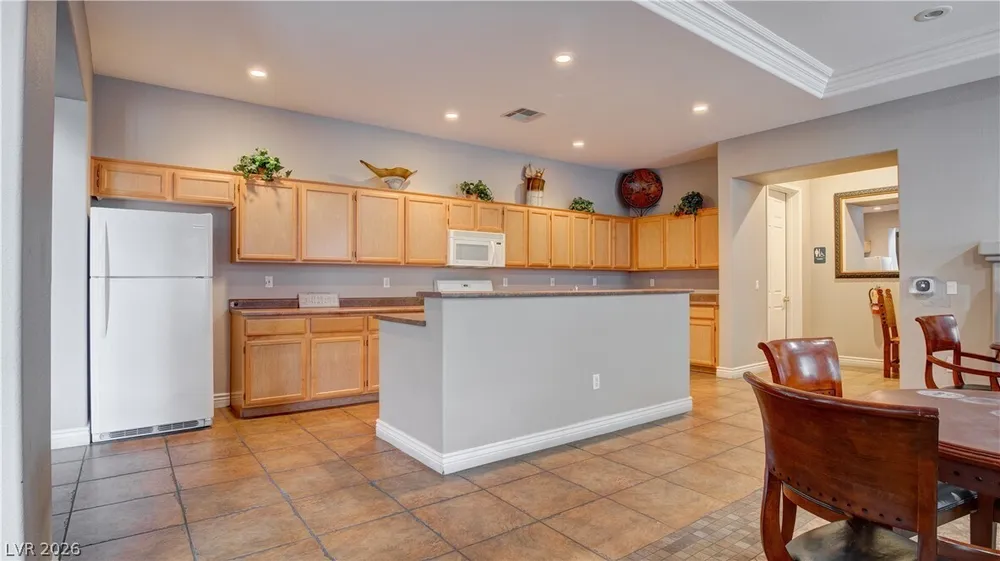 10180 Delray Beach Ave, Las Vegas, NV 89129
