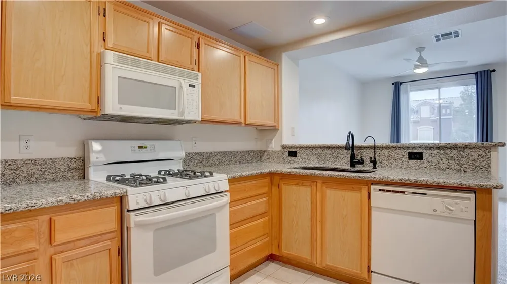 10180 Delray Beach Ave, Las Vegas, NV 89129
