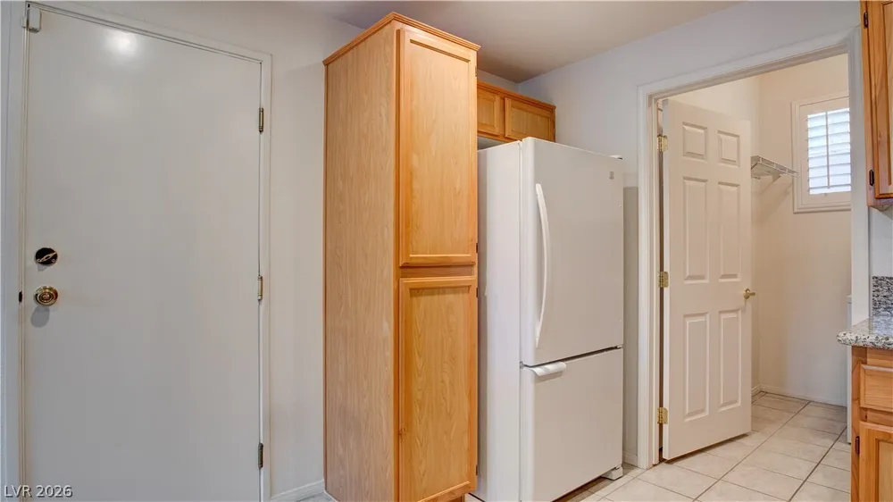10180 Delray Beach Ave, Las Vegas, NV 89129
