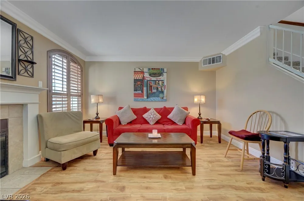 8012 Lisa Dawn Ave, Las Vegas, NV 89147