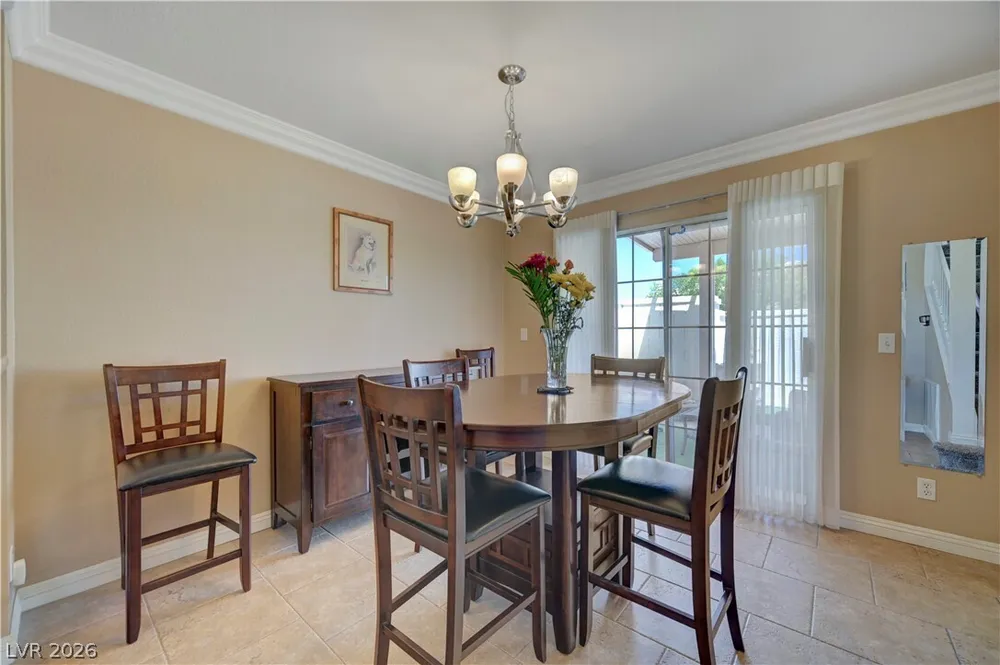 8012 Lisa Dawn Ave, Las Vegas, NV 89147