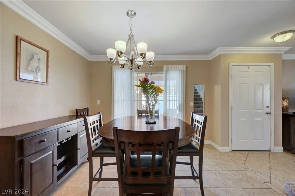 8012 Lisa Dawn Ave, Las Vegas, NV 89147