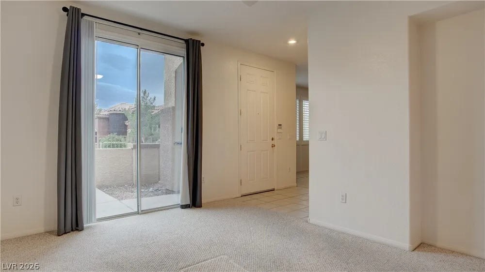 10180 Delray Beach Ave, Las Vegas, NV 89129
