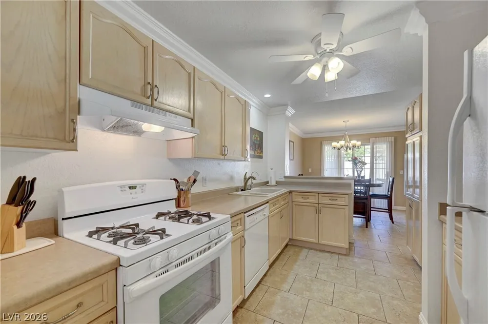 8012 Lisa Dawn Ave, Las Vegas, NV 89147