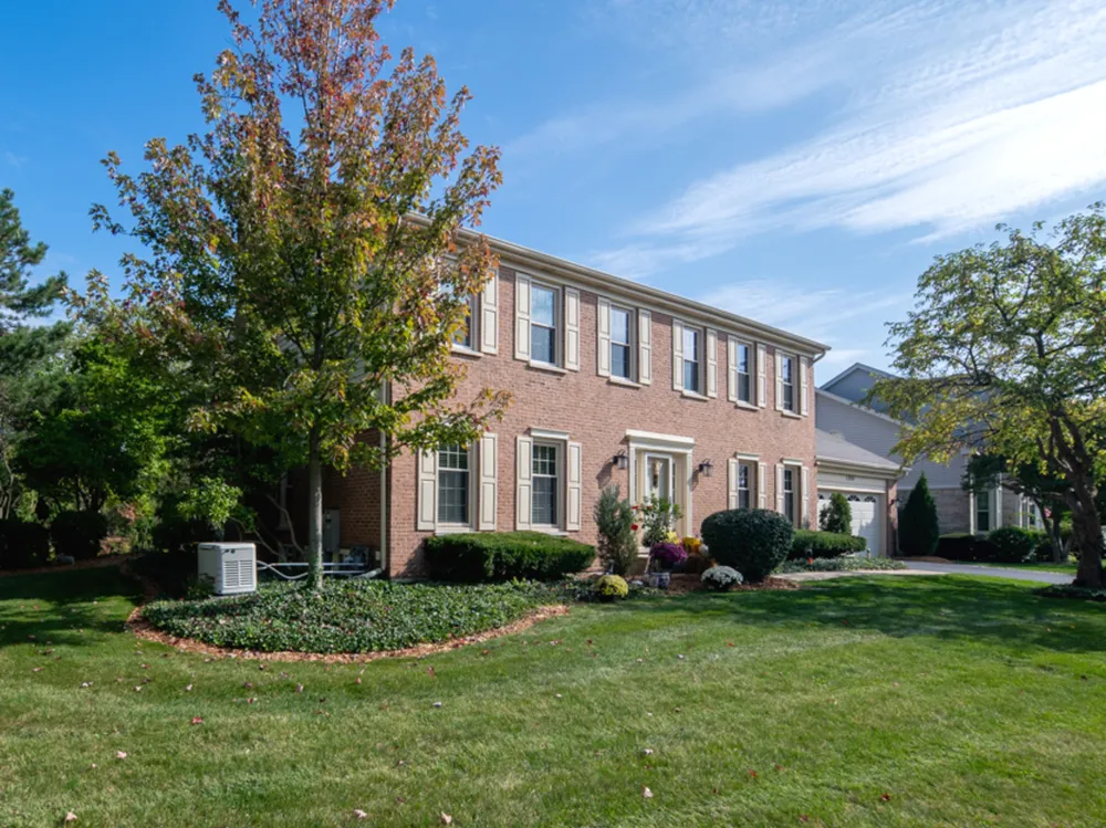 1351 Callen Ln, Des Plaines, IL 60016-8740