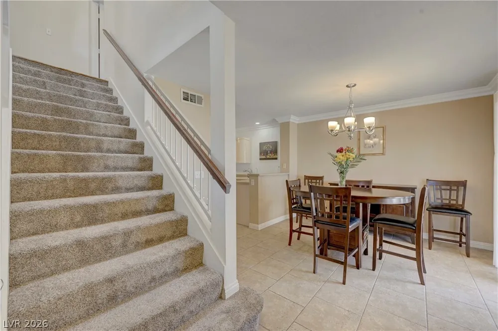 8012 Lisa Dawn Ave, Las Vegas, NV 89147