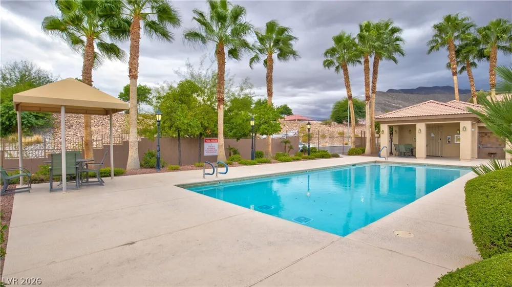 10180 Delray Beach Ave, Las Vegas, NV 89129