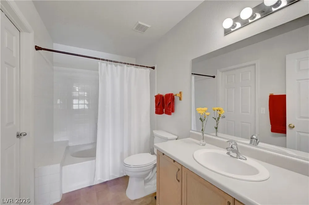 8012 Lisa Dawn Ave, Las Vegas, NV 89147