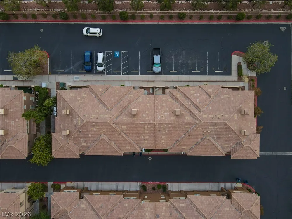 10180 Delray Beach Ave, Las Vegas, NV 89129