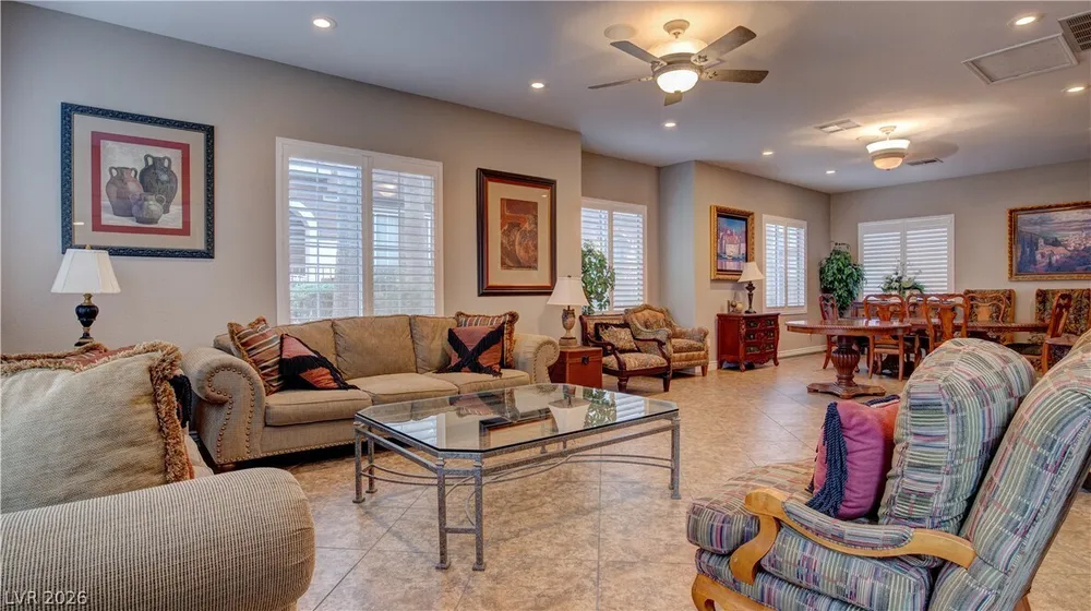 10180 Delray Beach Ave, Las Vegas, NV 89129