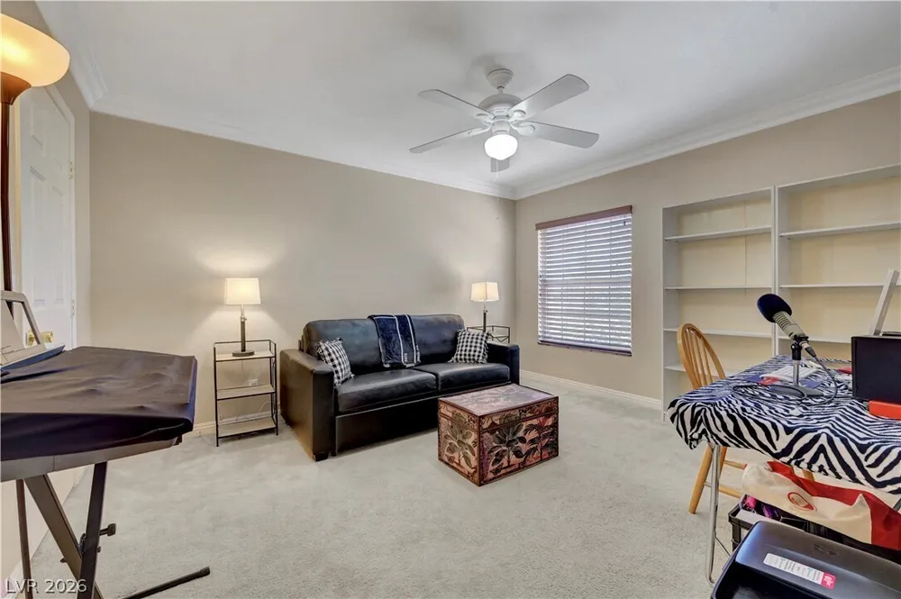 8012 Lisa Dawn Ave, Las Vegas, NV 89147