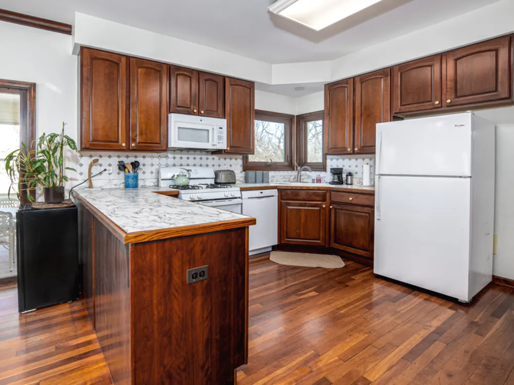 1351 Callen Ln, Des Plaines, IL 60016-8740