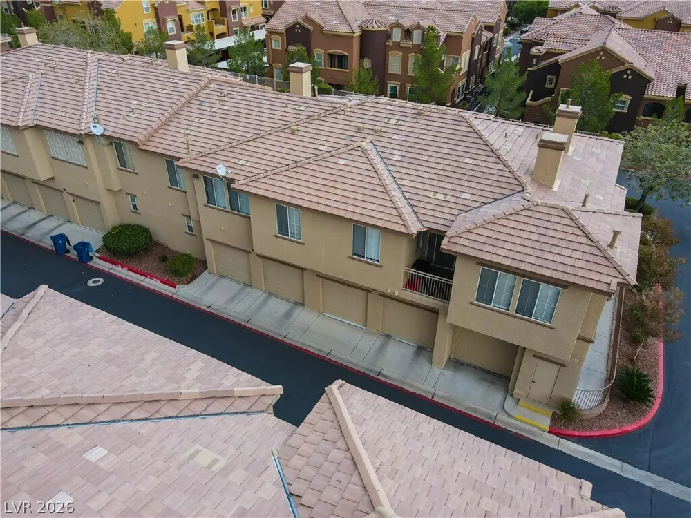 10180 Delray Beach Ave, Las Vegas, NV 89129