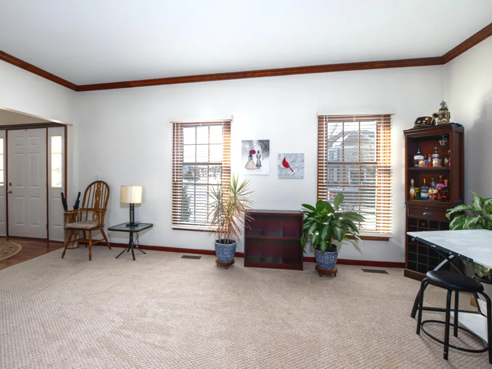 1351 Callen Ln, Des Plaines, IL 60016-8740