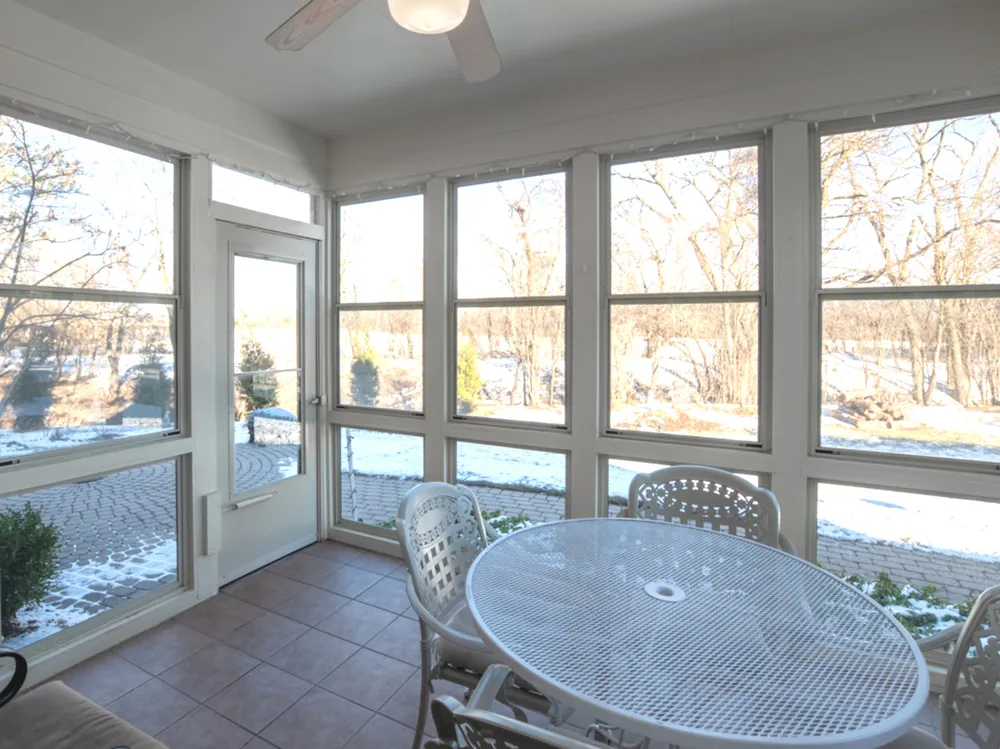 1351 Callen Ln, Des Plaines, IL 60016-8740