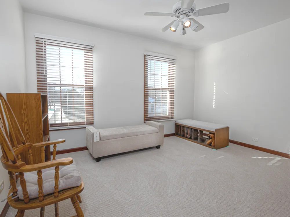 1351 Callen Ln, Des Plaines, IL 60016-8740