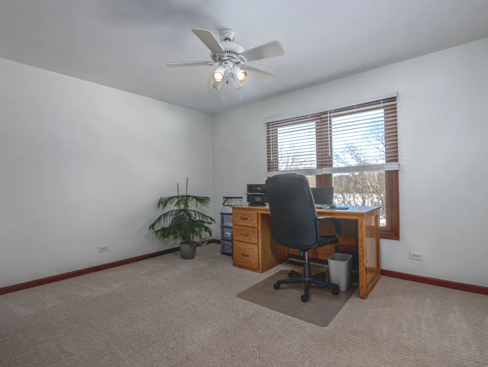 1351 Callen Ln, Des Plaines, IL 60016-8740