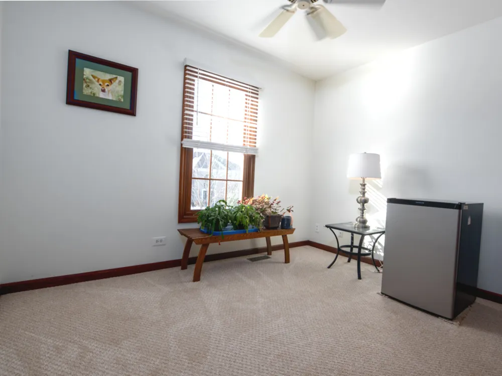 1351 Callen Ln, Des Plaines, IL 60016-8740