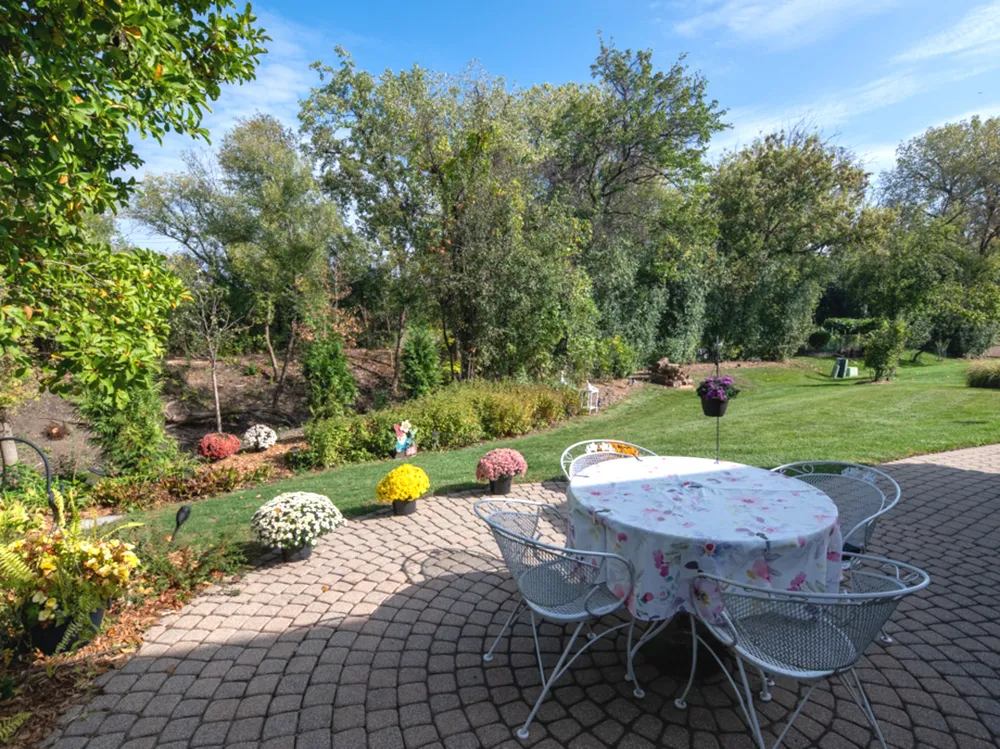 1351 Callen Ln, Des Plaines, IL 60016-8740
