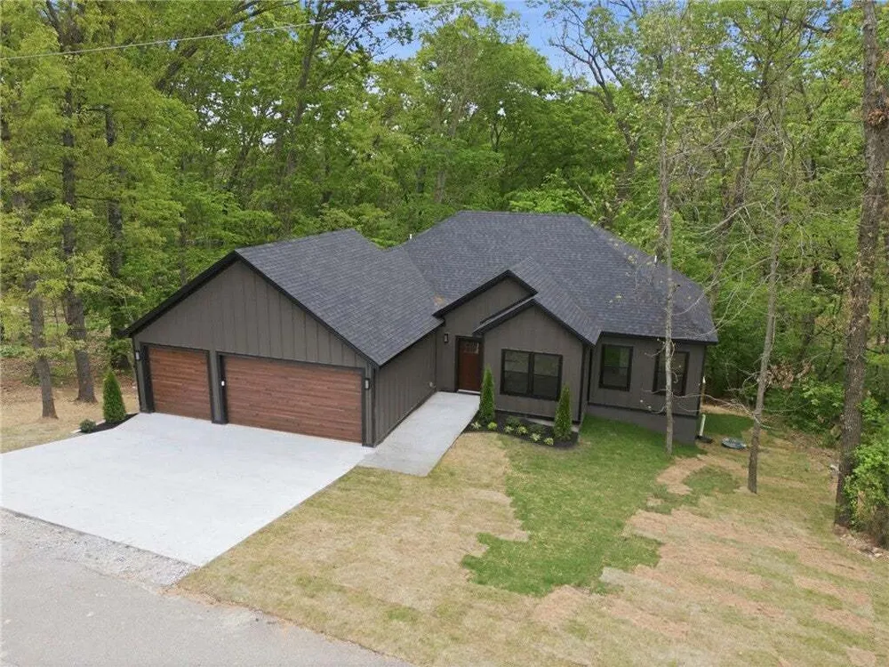 30 Brentwood Dr, Bella Vista, AR 72715