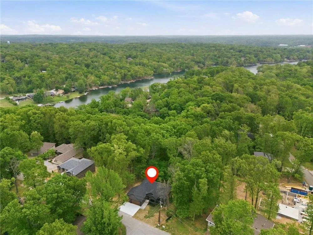 30 Brentwood Dr, Bella Vista, AR 72715