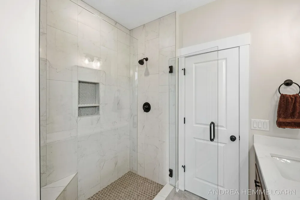 3090 Thornbury Dr, Holland, MI 49424